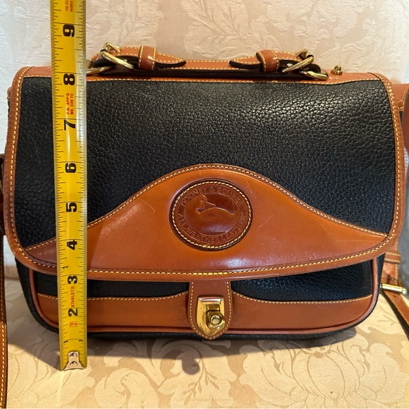 vintage black & tan Dooney & Bourke leather Crossbody bag. EUC - Picture 10 of 13